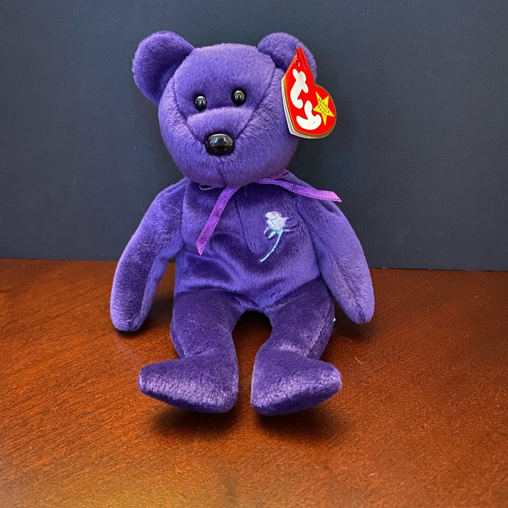 Beautiful Princess beanie baby collectible!